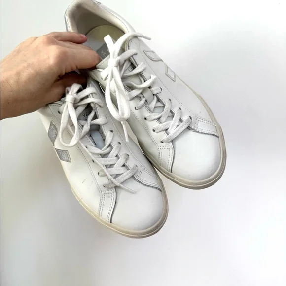 Veja Esplar Logo Leather model in White and Silver - Picture 8 of 12